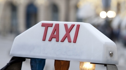 Blois : il prend le taxi, violente et séquestre la conductrice